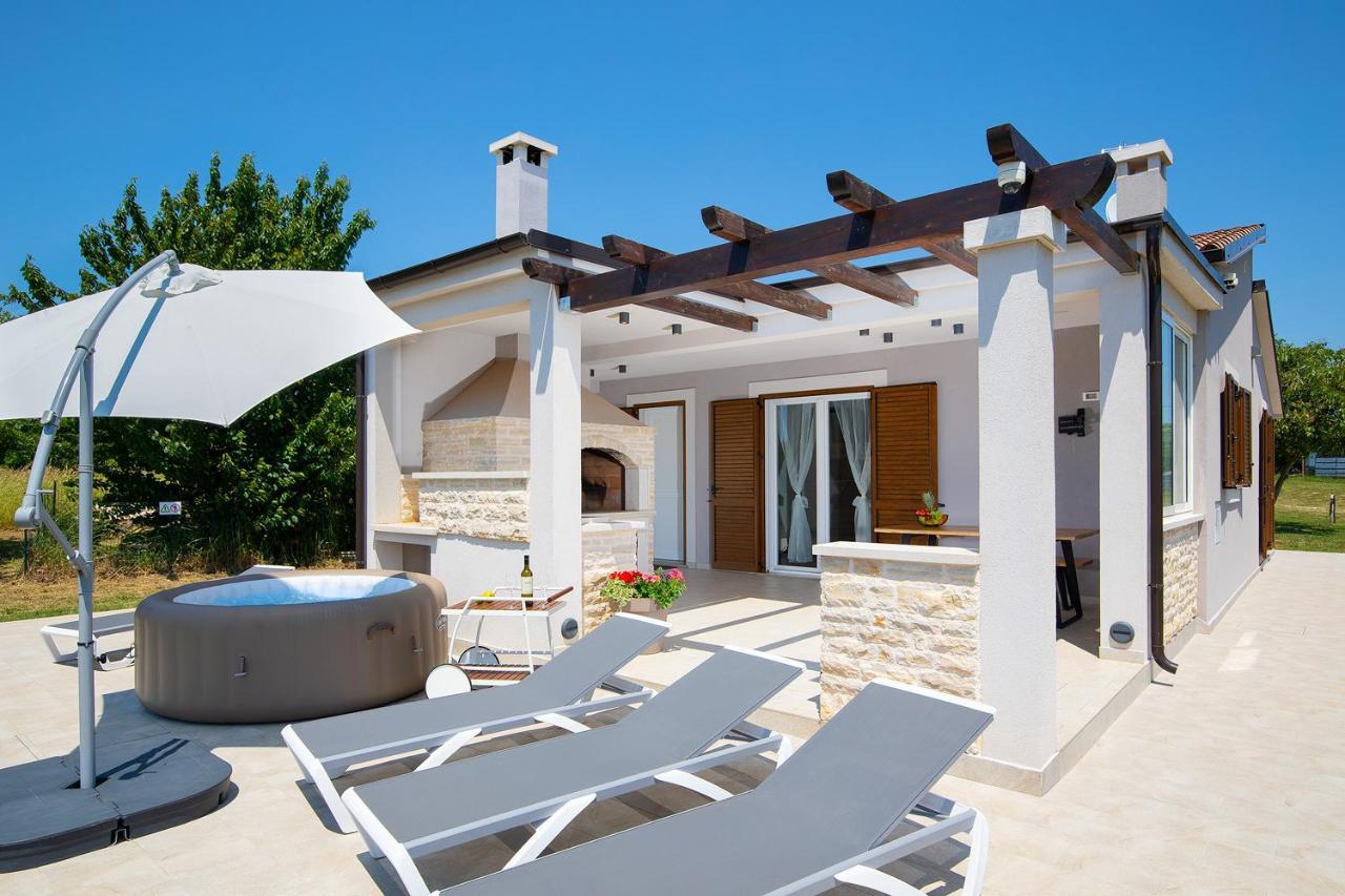 Villa Irena Medulin Exterior photo
